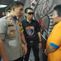 saat-retno-tipu-tuhan-dengan-gaya-royal