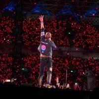 miris-38400-xylobands-dibawa-pulang-penggemar-coldplay-indonesia