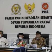 pks-pertanyakan-kritik-ganjar-pranowo-ke-jokowi-tidak-sedari-dulu