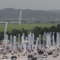 balon-plastik-ini-digunakan-di-korea-karena-lebih-efisien-dibanding-drone