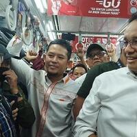 anies-makan-soto-mie-di-bogor-pulang-ke-jakarta-naik-krl