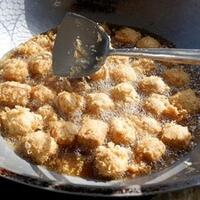 jangan-coba-coba-ikut-challenge-makan-tahu-panas