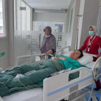 hanung-bramantyo-baru-pulang-opname-2-hari-kemudian-masuk-rs-lagi