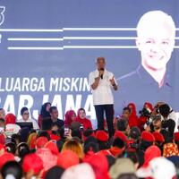 ganjar-buat-program--1-keluarga-1-sarjana--demi-putuskan-kemiskinan-struktural