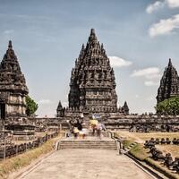 apakah-benar-candi-prambanan-dibuat-dalam-1-malam