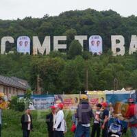 intrik-politik-spanduk-capres-nomor-urut-2-terpasang-di-ikon--welcome-to-batam