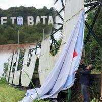 hakim-garisnya-salah-tkd-prabowo-polisikan-bawaslu-soal-spanduk-di-monumen-batam