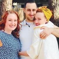 dihujat-tak-bermoral-pasangan-poliamori-bagikan-kisah-cintanya-beda-dengan-poligami