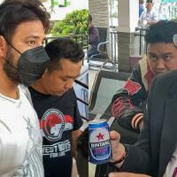 bukti-valid-bantah-irish-bella-kuasa-hukum-ammar-zoni-bawa-kaleng-bir-tak-beralkohol