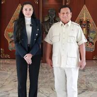 nikita-mirzani-ancam-anies-jika-terus-serang-prabowo-otak-lo-sengklek