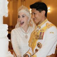 hadiri-nikahan-pangeran-mateen-di-brunei-jokowi-bawa-oleh-oleh-rp-7-triliun