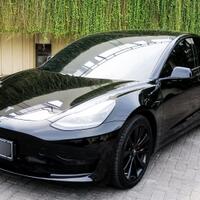 tesla-model-3-black-on-black-2021