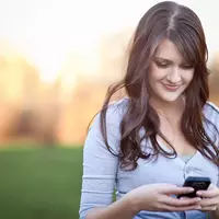 10-cara-mencari-perhatian-pria-lewat-pesan-teks