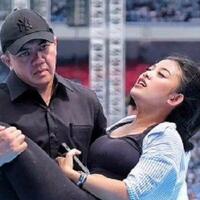 klarifikasi-keke-afifah-cewek-cantik-yang-digendong-mayor-teddy