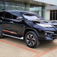 fortuner-srz-trd-sportivo-2018-hitam-ori-simpanan-antik-terawat