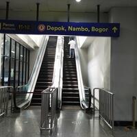 detik-detik-penumpang-eskalator-stasiun-manggarai-panik-berjatuhan
