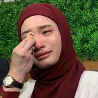 terancam-dipenjara-inara-rusli-nangis-di-depan-awak-media-kok-virgoun-tega