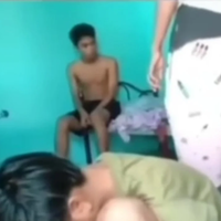 viral-ibu-gerebek-anak-perempuannya-bersama-3-laki-laki-di-kamar-kos