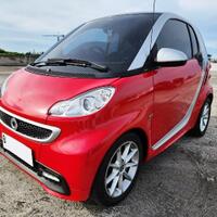 smart-fortwo-10-passion-coupe-2013-red-on-black-panoramic