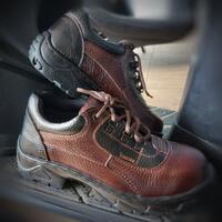 terlaris-sepatu-safety-fungsinya-samarinda---wano--081359117118