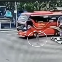ngeri-berburu-klakson-telolet-bocah-ini-malah-tewas-terlindas-bus