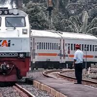 ketepatan-waktu-keberangkatan-kereta-api-selama-lebaran-2024-capai-996-persen