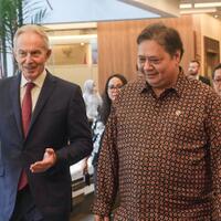 airlangga-hartarto-bahas-ini-saat-bertemu-mantan-perdana-menteri-inggris-tony-blair