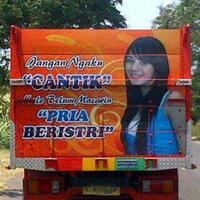 pilih-dibelakang-truk-atau-didepan-truk-inilah-posisi-yang-paling-beresiko