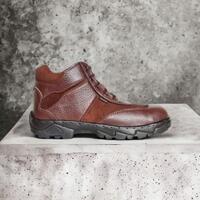terkenal-harga-sepatu-safety-paling-mahal---wano--081359117118
