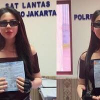 outfit-zoe-levana-di-kantor-polisi-tuai-hujatan-netizen-begini-penampilannya