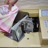 rupiah-sentuh-rekor-pelemahan-terdalam-ke-rp16290-per-dolar-as-pada-senin-10-6