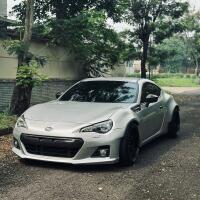 subaru-brz-silver-on-red-2012