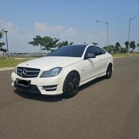 mercedes-benz-c350-coupe-amg-white-on-red-2012