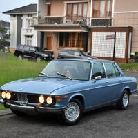 bmw-bavaria-30s-blue-on-black-1971