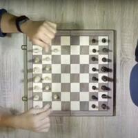 biar-cepat-jadi-ster-gaya-unik-anies-baswedan-main-catur-2-pion-maju-bersamaan