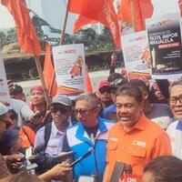 said-iqbal-tinggalkan-pedemo-yang-berunjuk-rasa-protes-gelombang-phk-buruh-tekstil