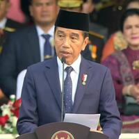 jokowi-sebut-citra-polri-semakin-baik-bahkan-menempati-urutan-tertinggi-kedua