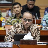 pdn-dibobol-haruskah-budi-arie-mundur-dari-menkominfo
