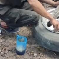 viral-tukang-tambal-ban-masukan-kopi-seduh-ke-dalam-ban-apa-gunanya
