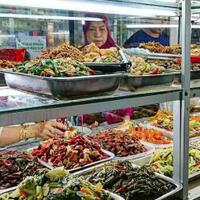rp7500-dapet-makan-apa-begini-kata-pemilik-warteg