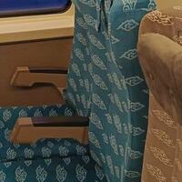miris-bantal-canggih-kereta-whoosh-dicuri-penumpang