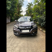 honda-hrv-e-15-matic-th-2018-abu2-tua-metalik