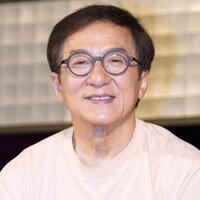 aktor-legendaris-jackie-chan-datang-ke-ri-sikapnya-dapat-komentar-positif-netizen