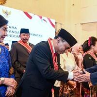 heboh-budi-arie-diberi-tanda-kehormatan-bintang-mahaputra-pratama-oleh-jokowi