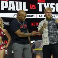 leher-beton-comeback-mike-tyson-siap-tanding-tinju-lawan-jake-paul-15-november-2024