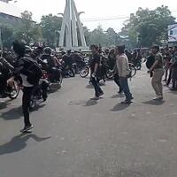 15-mahasiswa-jadi-korban-demo-tolak-pengesahan-ruu-pilkada-polisi-bertindak-represif