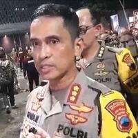 batu-dan-kayu-melayang-di-balai-kota-semarang-seorang-polisi-kena-tombak