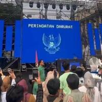 muncul-larangan-pasang-visual-peringatan-darurat-di-konser-para-musisi-kecewa