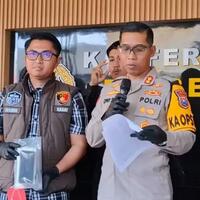 pria-ngawi-curi-hp-pemandu-lagu-saat-karaokean