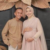 nikah-beda-41-tahun-begini-cara-karman-eks-kepsek-yakinkan-ortu-ara